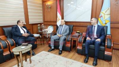 قبل تدشين مبادرة أسرة المستقبل.. رئيس الجمعية المصرية لتنظيم الأسرة يزور كفر الشيخ