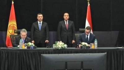  مائدة مستديرة مع رئيس جمهورية قيرغيزستان لتعزيز التعاون الثنائي مع مصر