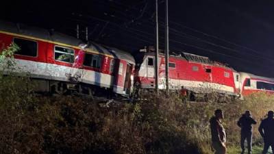 إصابة عشرات الركاب في حادث تصادم قطارين بـ "سلوفاكيا"