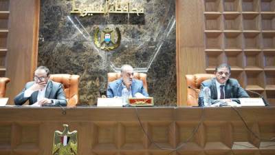 محافظ أسيوط: دراسة إنشاء أول ناد للذكاء الاصطناعي على مستوى المحافظة لخدمة الشباب 