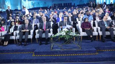 تسخير الذكاء الاصطناعي لخدمة التنمية البشرية: الفرص والتداعيات مصريا وعربيا