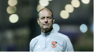 توروب يصل القاهرة اليوم ويقود مران الأهلي غدًا