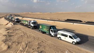 بالفيديو.. دخول قافلة «بيت الزكاة والصدقات» الإغاثية الثانية عشر إلى أهالينا في غزة