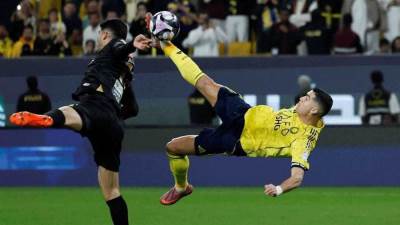 بعد ضربة رونالدو الرهيبة.. صراع ناري علي "عرش الهدافين" بالدوري السعودي