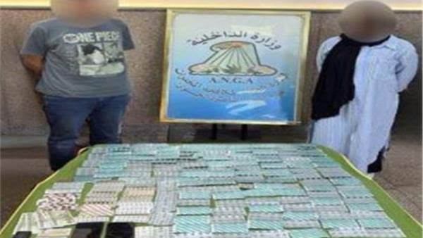 إحباط محاولة جلب أقراص مخدرة داخل طرد بريدى عبر أحد الموانئ الجوية