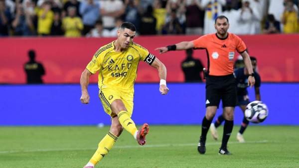 "الدون لا يرحم".. رونالدو يقود النصر للفوز على الفيحاء بالدوري السعودي
