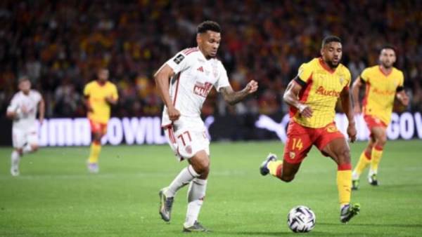 ليون يتعثر أمام بريست في الدوري الفرنسي