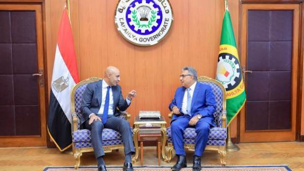 محافظ الدقهلية يستقبل وزير التعليم بديوان المحافظة 