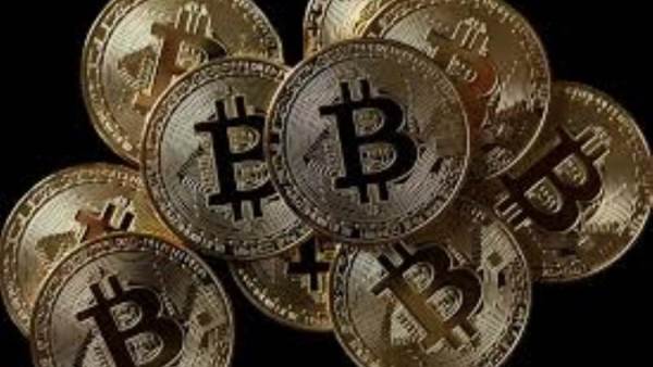 "بيتكوين" يهبط دون 100 ألف دولار لأول مرة منذ أواخر يونيو