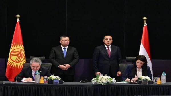 الرئيس القيرغيزي ورئيس الوزراء يشهدان توقيع عدد من الاتفاقيات لتعزيز التعاون بين البلدين