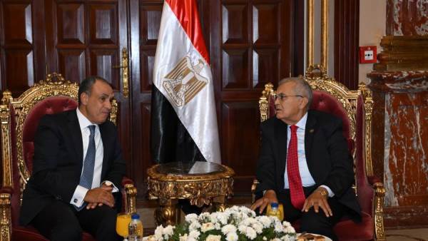 رئيس مجلس الشيوخ يشيد بدور الخارجية في تعزيز مكانة مصر الإقليمية والدولية