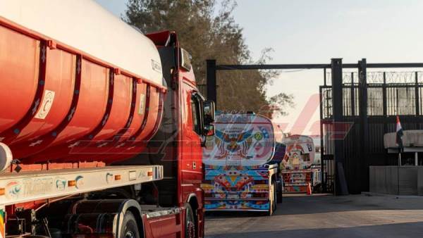 الهلال الأحمر المصري يُسيّر قافلة «زاد العزة» الـ76 لدعم أهالي غزة