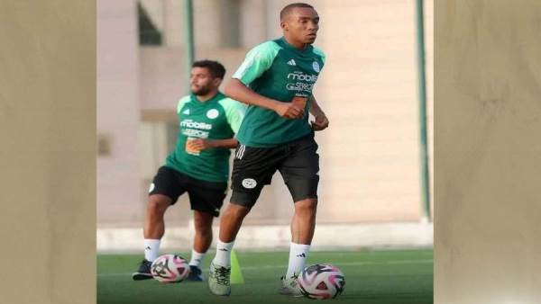 المدافع الجزائري أشرف عبادة ينفي شائعات انتقاله للأهلي