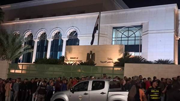 مد فترة التصويت في السفارة المصرية بعمان بسبب الإقبال الكثيف على الانتخابات