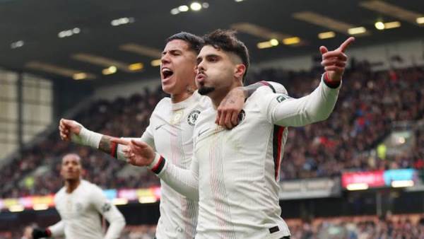 تشيلسي يواصل صحوته ويهزم بيرنلي بثنائية نظيفة في الدوري الإنجليزي الممتاز